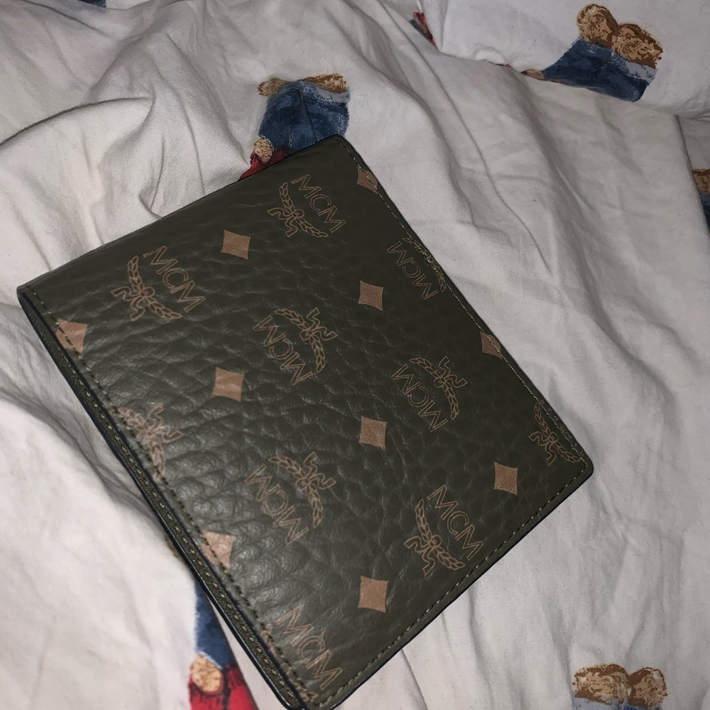 mcm wallet